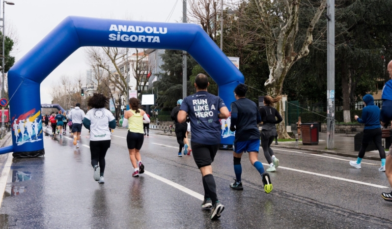 winter-run-istanbul-kosu-tutkunlarini-bir-araya-getiren-etkinlik-RbYAXCb4.jpg