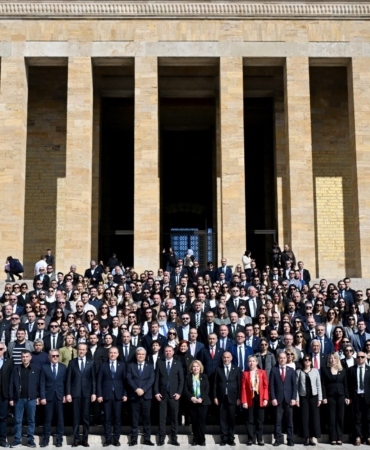 anadolu-sigortanin-100-yilinda-anitkabire-anlamli-ziyaret-zbUgYgav.jpg