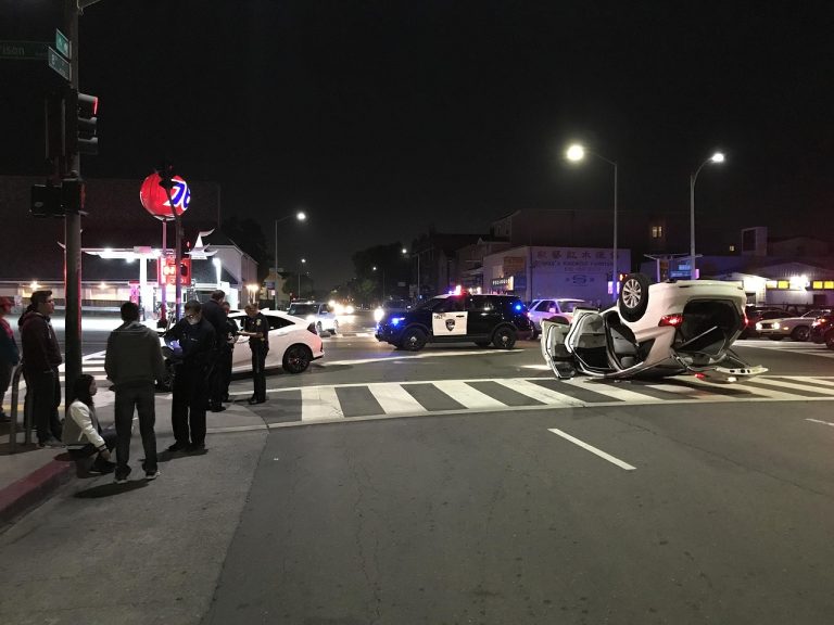 Trafik kazası sonrası süreç içeriği için olay yeri görseli.